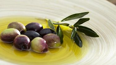 aceite de oliva: los mitos y las verdades que debes conocer