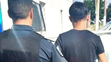 DETENIDO. Tiene 17 años. Habrían utilizado una réplica.