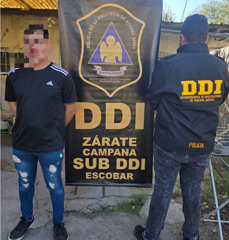 El sujeto fue capturado en Loma Verde, cuando salió de la vivienda donde intentaba ocultarse de la policía.&nbsp;