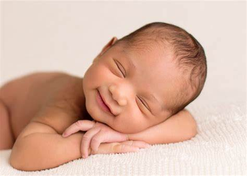 La sonrisa viene con nosotros. (reckontalk.com)..png