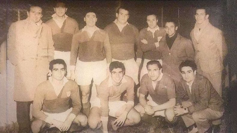 SEVEN DE DEPORTIVA EN 1970. Cacho Martínez, Marmolejo, Manchado Cáceres, Mario Carluccio, D’aquila, Negro Casado, Pimpo Guidi, Oscar Sevillano, Guillermo de la Vega, Indio Gutiérrez y Jon Sevillano..