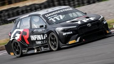 Matías Rossi: El auto tiene una muy buena velocidad de curva.