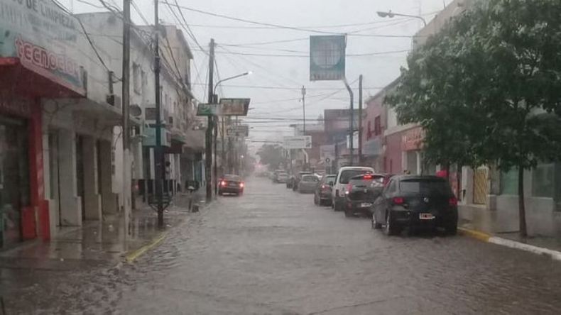 Rivadavia, entre ruta 8 y Tucumán. Foto: Marcelo Echevarría..