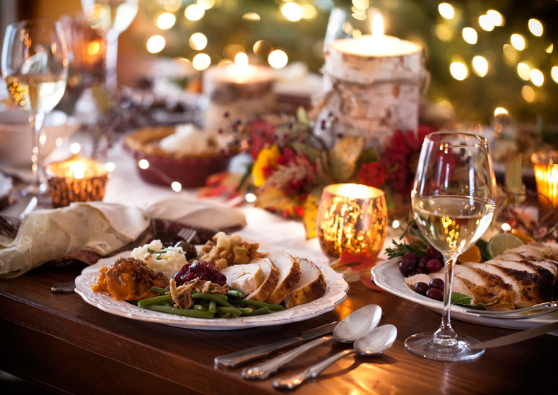 Las cenas navideñas cambian mucho alrededor del mundo. (Getty Images)..webp