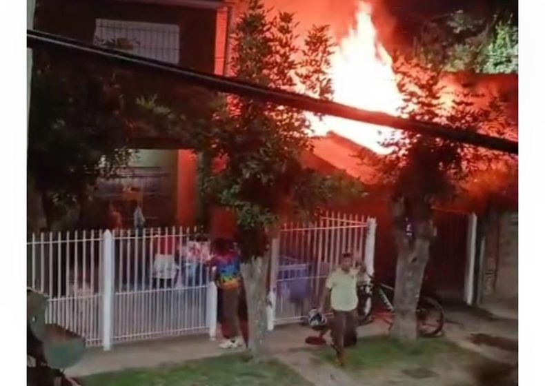 LLAMAS. El incendio se desató en una vivienda del barrio Pinazo.&nbsp;
