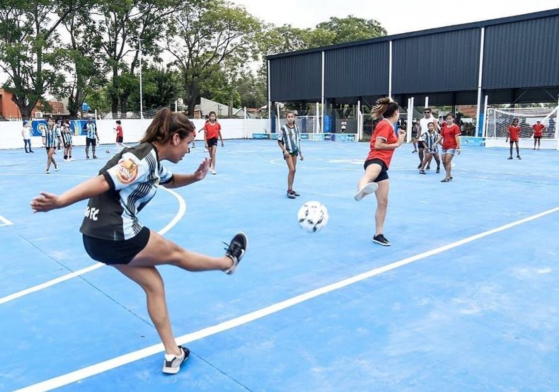 Fútbol será una de las opciones en el Club Municipal de Del Viso.