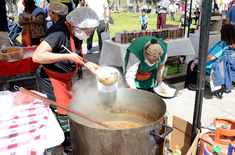 Del Viso organiz su primera Fiesta del Guiso de Lentejas