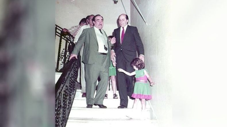 1983. Luiso se apresta a asumir como intendente, acompañado por López Herrero..