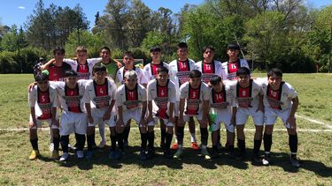 ESCOLTA. La Sub 21 de Villa Rosa es el único perseguidor del líder Pilar City.