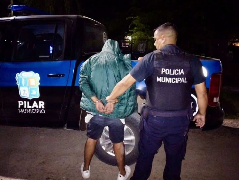 DETENIDO. El robo comenzó en Villa Rosa y finalizó en el barrio Agustoni.