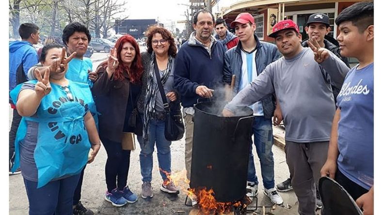 UNO POR SEMANA. Los manifestantes dijeron que volverán. .