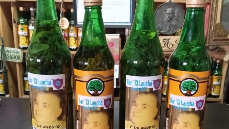 El bar El Laucha espera este 1º de agosto con un récord de producción de caña con ruda. .