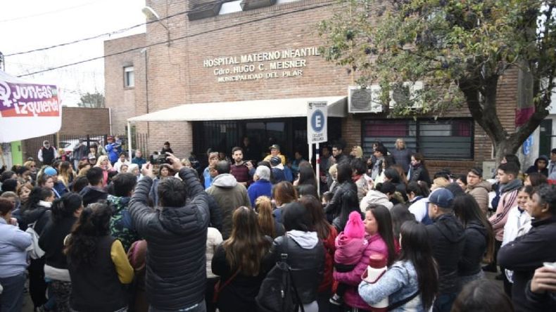 Los vecinos acudieron al Meisner para pedir que no se cierre..