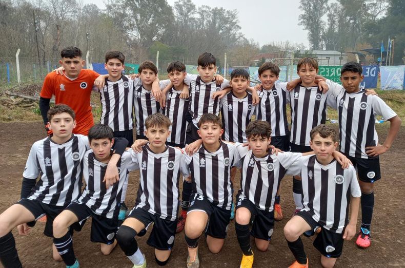 La categoría 2011 de Real Pilar sigue al frente de la categoría con 33 puntos.