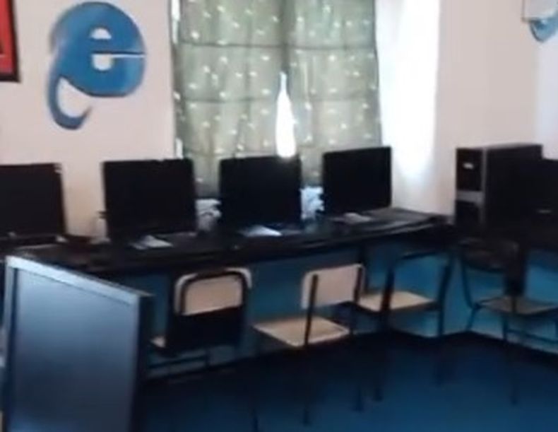 Alguna de las computadoras donadas por la cooperativa de Lagomarsino.
