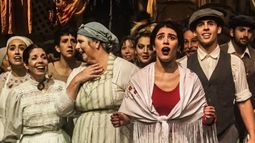 El Grupo Catalinas Sur, un emblema del teatro comunitario, llega el domingo 25 con De clú en clú.