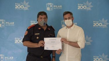 Ramón Pared fue reconocido por el intendente por su labor en los incendios de Córdoba y San Luis, .