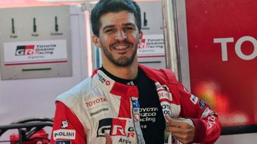 PULGAR ARRIBA. Rossi feliz por el 2º puesto en Santa Fe..