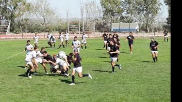 (Puerto Madryn RC). El seleccionado juvenil ganó con autoridad y se prepara para el Mundial..