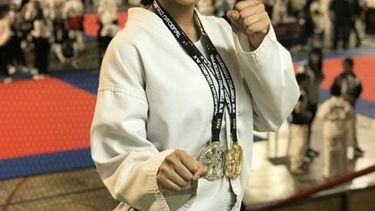 Vende bizcochuelos para poder viajar al Panamericano de Taekwondo