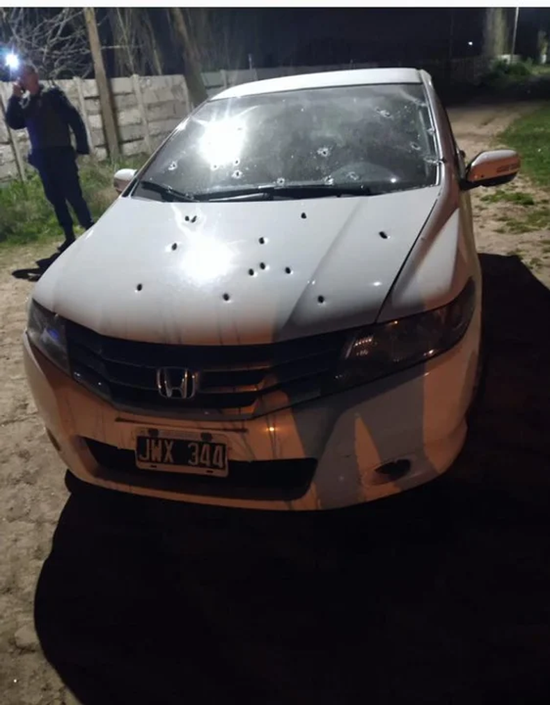 BALAS. El auto ametrallado en General Rodríguez.