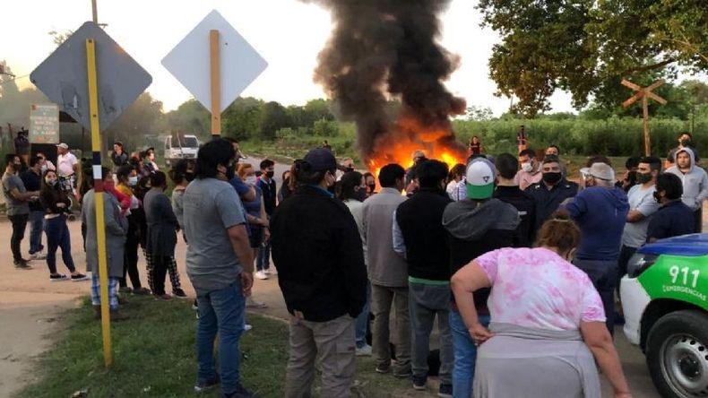 FUEGO. La protesta, esta tarde en Irízar. .