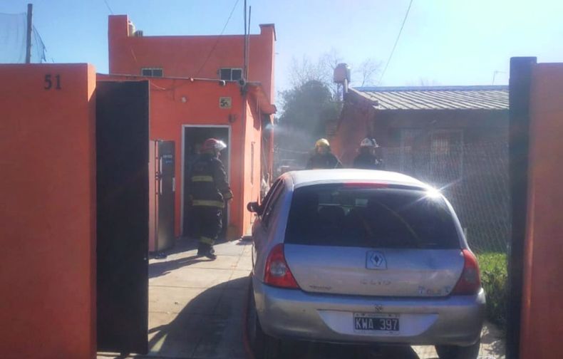 BALCARCE 50. La vivienda donde se desató el incendio cerca de las 6 de la mañana.