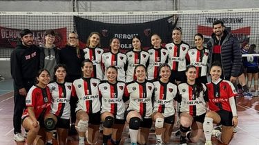 Las mujeres de Derqui pelean en la cima de Quinta División. Las mujeres de Derqui pelean en la cima de Quinta División.