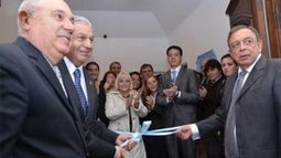 POLÍTICA Y FAMOSOS. Mantovani, junto a Zúccaro y Castillo..