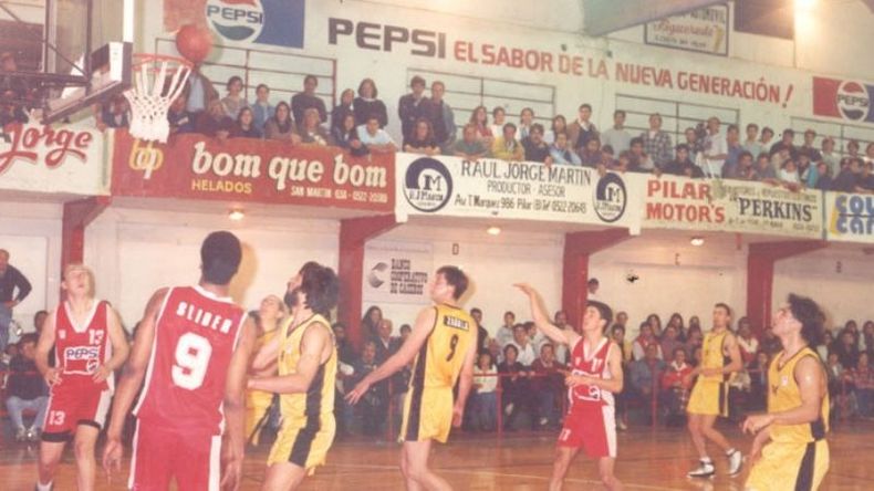 UN LUSTRO DE GLORIA. Sportivo en el TNA con cancha repleta era una constante..