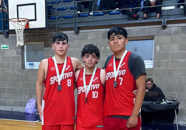 FINALISTA. La Sub 18 del Básquet 3x3 de Sportivo fue plata.
