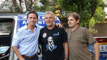 Neuspiller, Naivrit y Di Palma, en los instantes previos a la salida del equipo Del Viso Dakar Team. .