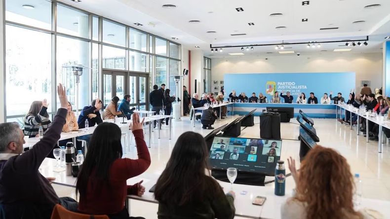 ENCUENTRO. El PJ cierra una semana a puro reunionismo.