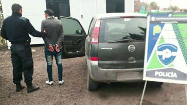 Interceptan camioneta que llevaba droga y tenía documentación apócrifa