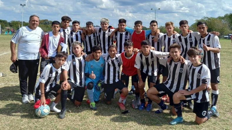 La Octava División de Real Pilar fue pura contundencia ante el Docke..