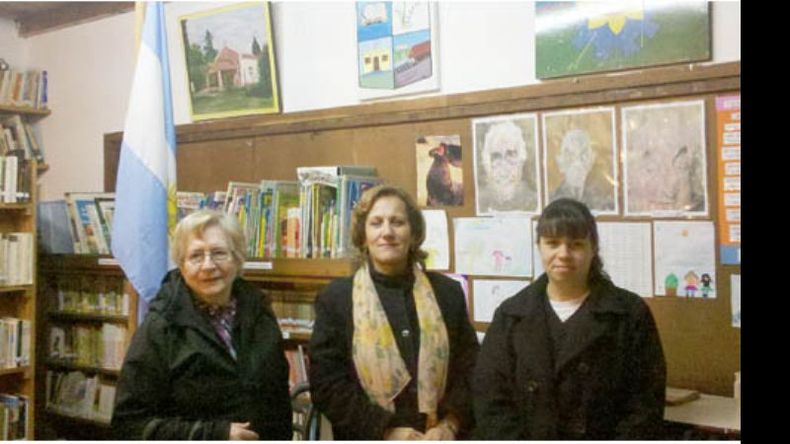 La biblioteca es el punto de encuentro para los amantes de la lectura en Villa Rosa..
