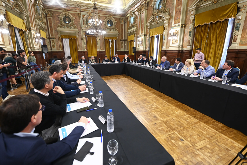 Federico Ach&aacute;val fue uno de los 19 intendentes en firmar el leasing.&nbsp;