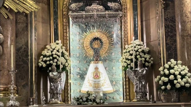 El manto de la Virgen del Pilar. (youtube.com)..jpg