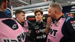 FRANCO Y MECÁNICOS.“Tendremos que esforzarnos mucho en la puesta a punto del auto.” FRANCO Y MECÁNICOS.“Tendremos que esforzarnos mucho en la puesta a punto del auto.”