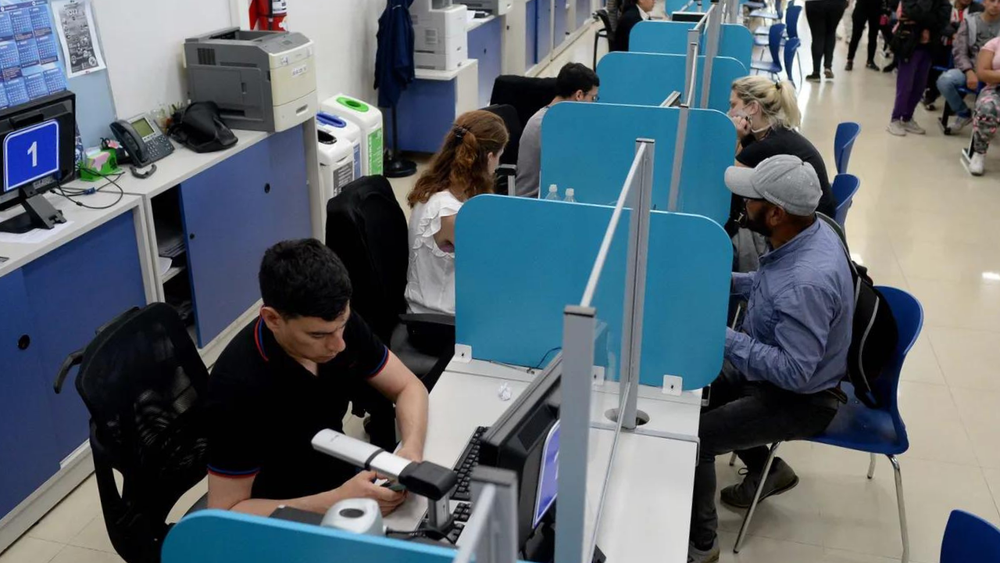 Las autoridades de la Provincia dieron a conocer el listado de jornadas de octubre en que se depositarán los haberes de septiembre.