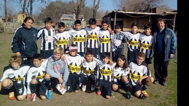 La 2001 del Albinegro aplastó 7-0 a Cambaceres..