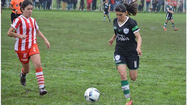A JUGAR. Sandobal (Atlético) y Sonia (Real) jugarán con Argentino y Defensa..