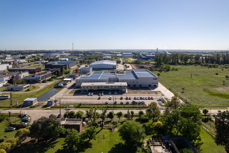 PLANTA 3. Ubicada en el Parque Industrial de Pilar, demandó una inversión de US$100 millones.
