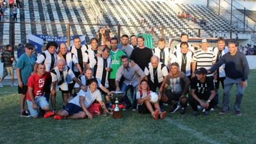 CAMPEÓN. La Juventus fue el mejor de los Súper Senior..
