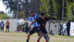 ATAQUE. Lucas Romero, de Atlético, sería titular este sábado en Berisso.
