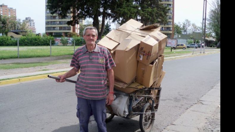 Alberto Arenas, desde años cartonero del centro..