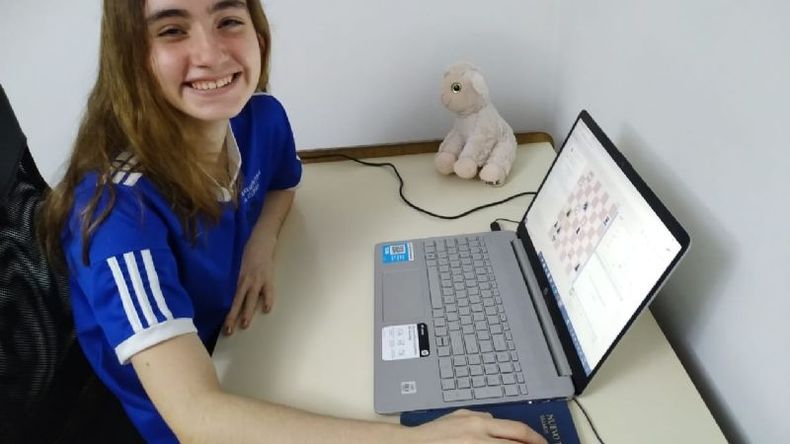 SONRISA. Belén en un descanso, durante la competencia virtual..