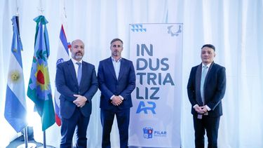 INTERNACIONAL. Los representantes diplomáticos, tras la presentación en el evento. &nbsp;