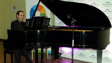 José Luis Juri inauguró el ciclo “Grandes Pianistas”