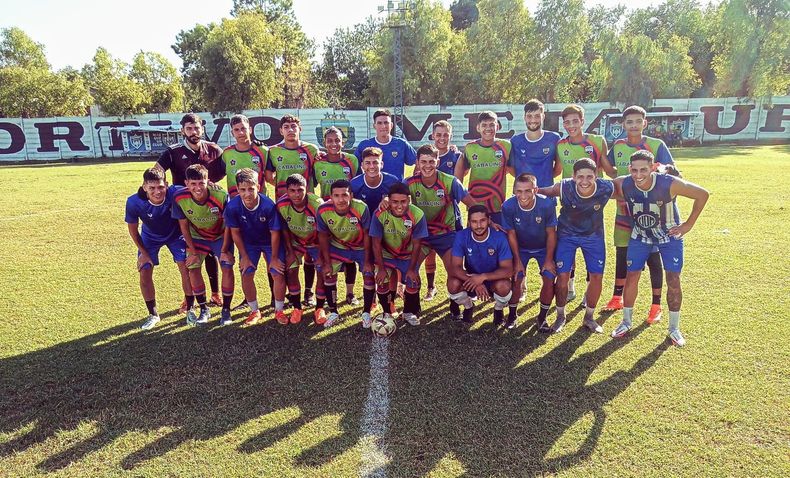 PROMOCIONAL. Metalúrgico jugó un amistoso contra un selectivo de Armenio. En el primer partido le ganó 1-0 (Maximiliano Ballester) y en el segundo venció 2-0 (Elías Silva y Elián Luca). La UOM se prepara para el torneo de AFA.